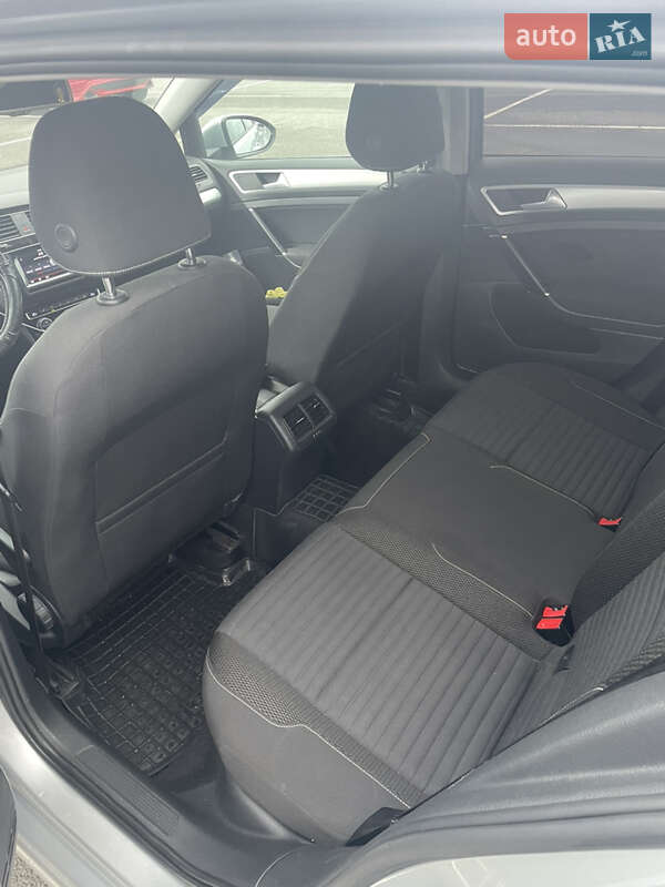 Универсал Volkswagen Golf 2015 в Ивано-Франковске