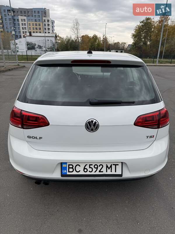 Хэтчбек Volkswagen Golf 2015 в Львове