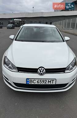 Хэтчбек Volkswagen Golf 2015 в Львове