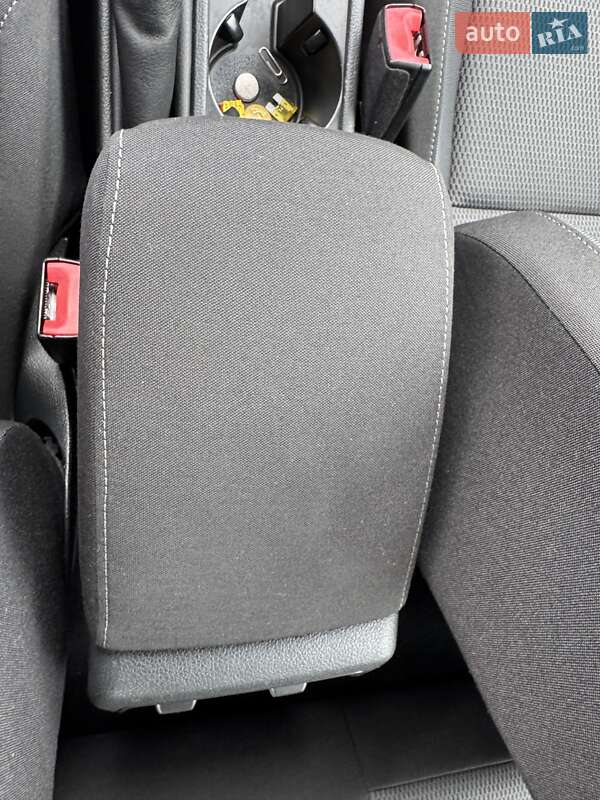 Хэтчбек Volkswagen Golf 2015 в Львове