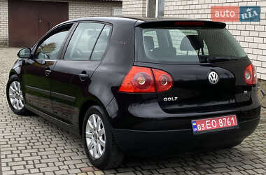 Хетчбек Volkswagen Golf 2004 в Луцьку