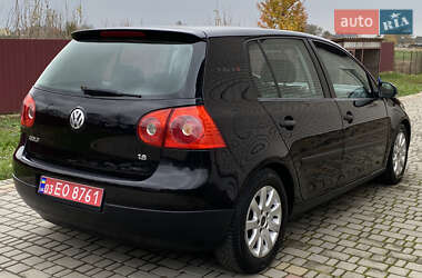 Хетчбек Volkswagen Golf 2004 в Луцьку