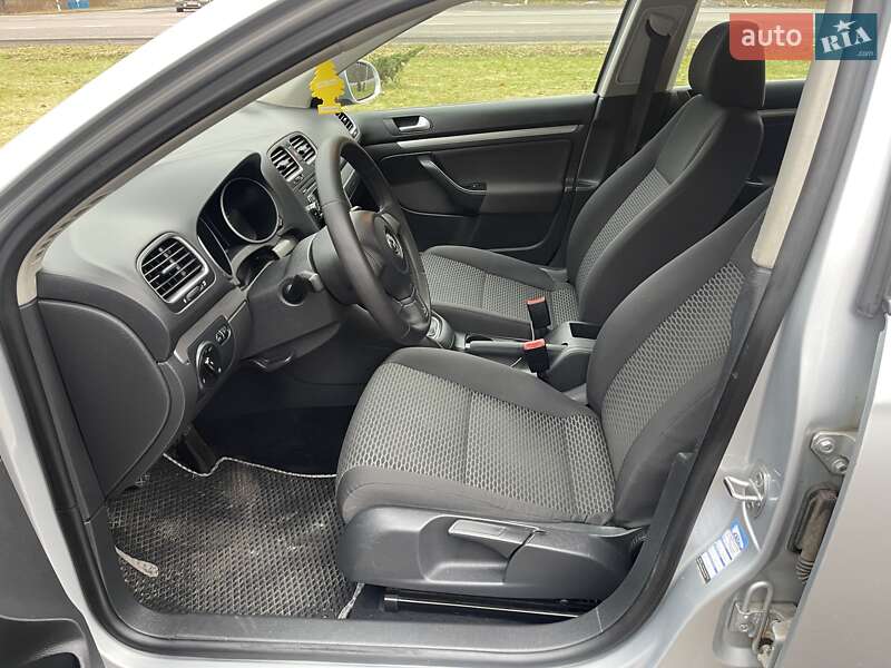 Універсал Volkswagen Golf 2012 в Луцьку