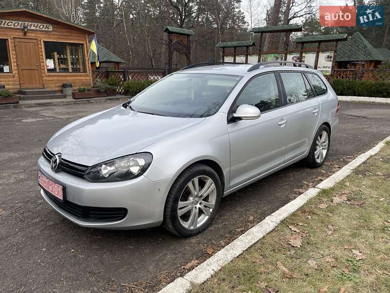 Універсал Volkswagen Golf 2012 в Луцьку
