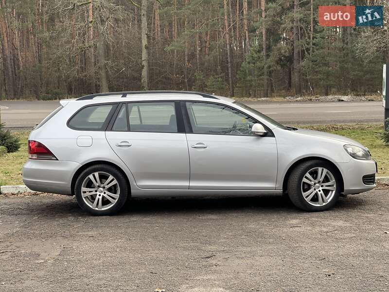 Універсал Volkswagen Golf 2012 в Луцьку