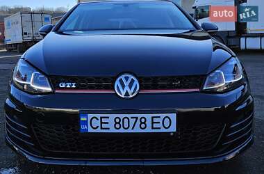 Хетчбек Volkswagen Golf 2015 в Чернівцях