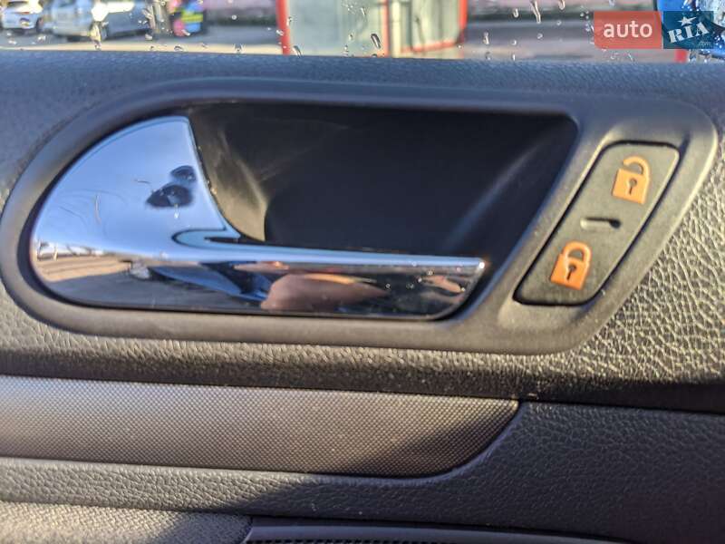 Хетчбек Volkswagen Golf 2003 в Хмельницькому