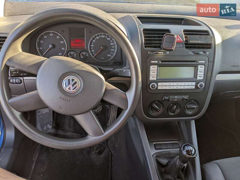 Хетчбек Volkswagen Golf 2003 в Хмельницькому