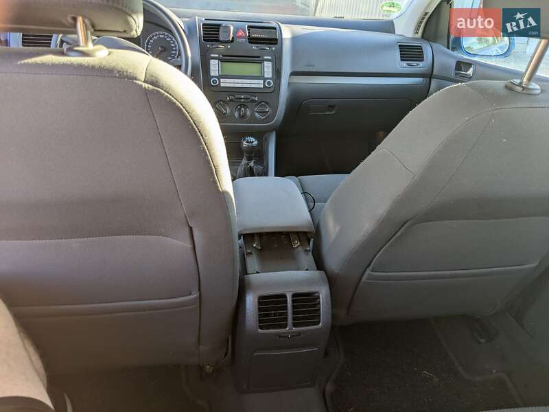 Хетчбек Volkswagen Golf 2003 в Хмельницькому