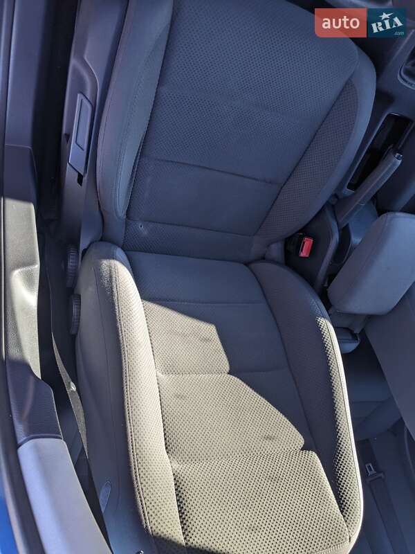 Хетчбек Volkswagen Golf 2003 в Хмельницькому