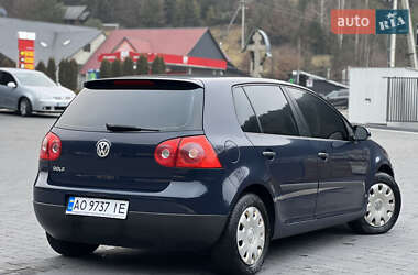 Хетчбек Volkswagen Golf 2004 в Міжгір'ї