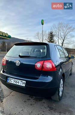 Хетчбек Volkswagen Golf 2004 в Сколе