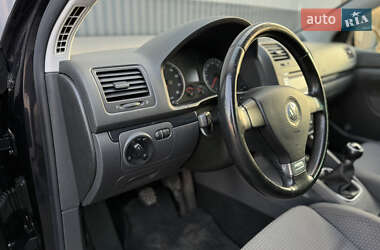 Хетчбек Volkswagen Golf 2007 в Луцьку