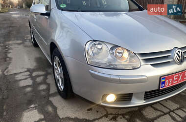 Хетчбек Volkswagen Golf 2006 в Коростишеві