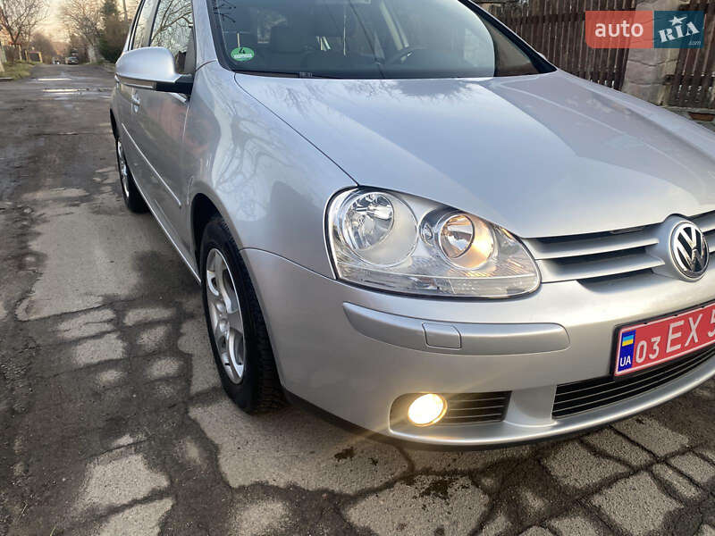 Хэтчбек Volkswagen Golf 2006 в Коростышеве