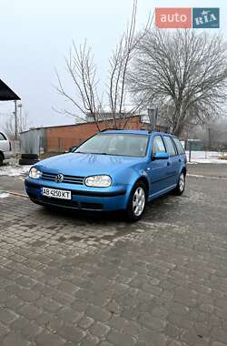 Універсал Volkswagen Golf 2003 в Вінниці