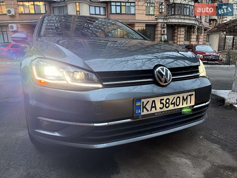 Універсал Volkswagen Golf 2019 в Києві