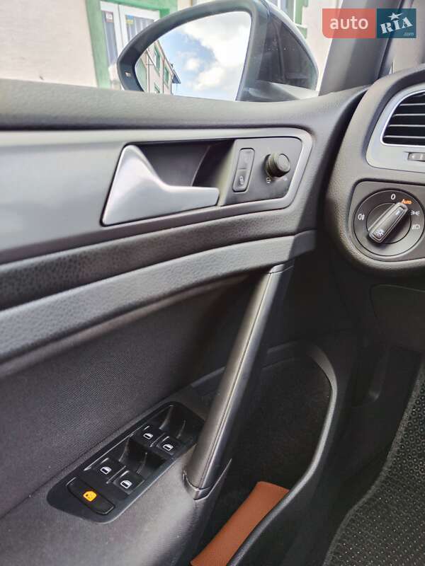 Универсал Volkswagen Golf 2014 в Львове