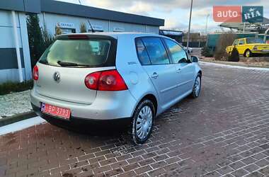 Хетчбек Volkswagen Golf 2006 в Сарнах