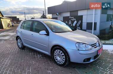 Хетчбек Volkswagen Golf 2006 в Сарнах