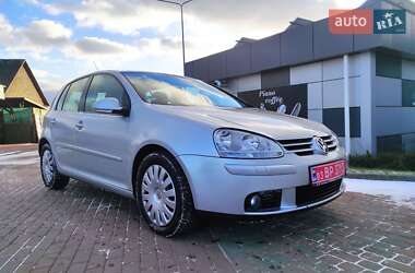 Хетчбек Volkswagen Golf 2006 в Сарнах