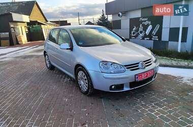 Хетчбек Volkswagen Golf 2006 в Сарнах