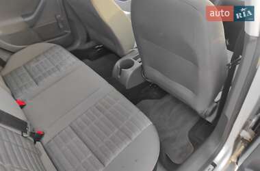 Хетчбек Volkswagen Golf 2006 в Сарнах