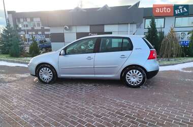 Хетчбек Volkswagen Golf 2006 в Сарнах