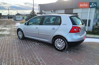 Хетчбек Volkswagen Golf 2006 в Сарнах