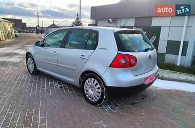 Хетчбек Volkswagen Golf 2006 в Сарнах