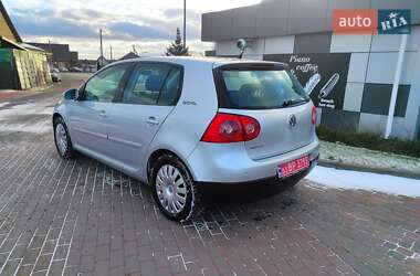 Хетчбек Volkswagen Golf 2006 в Сарнах