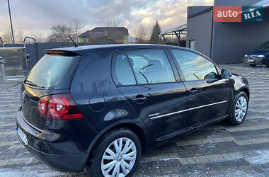 Хэтчбек Volkswagen Golf 2008 в Сваляве