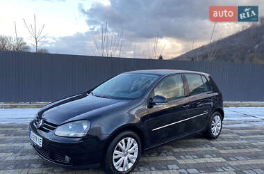 Хэтчбек Volkswagen Golf 2008 в Сваляве