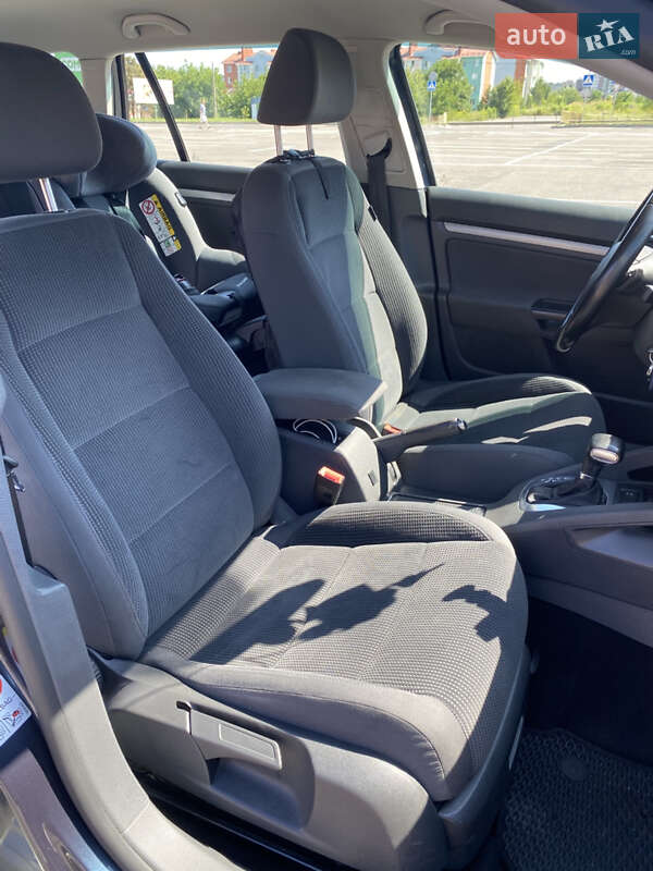 Універсал Volkswagen Golf 2009 в Києві