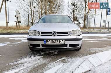 Хетчбек Volkswagen Golf 2002 в Володимирі