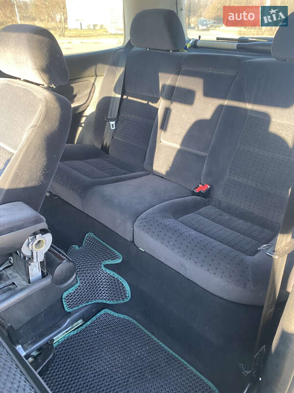 Хетчбек Volkswagen Golf 1998 в Києві