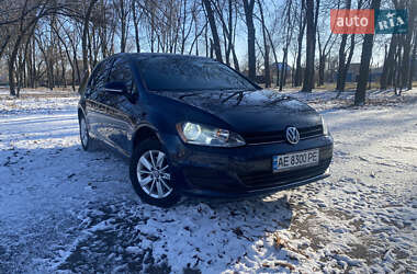 Хетчбек Volkswagen Golf 2015 в Дніпрі