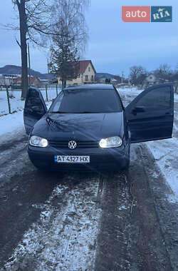 Хетчбек Volkswagen Golf 2001 в Надвірній