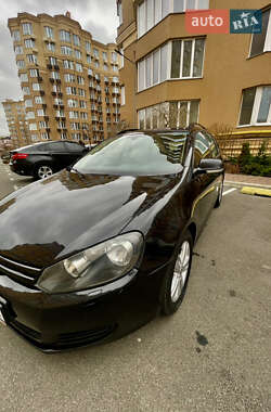 Універсал Volkswagen Golf 2011 в Києві