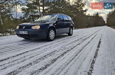 Універсал Volkswagen Golf 2001 в Рокитному