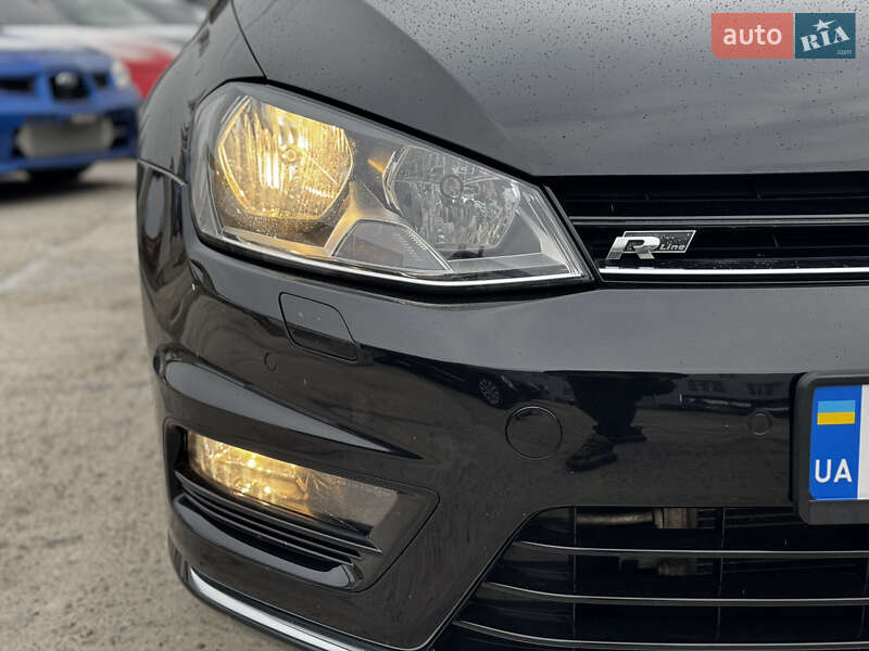 Хэтчбек Volkswagen Golf 2016 в Житомире