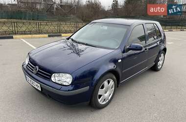 Хетчбек Volkswagen Golf 2002 в Києві