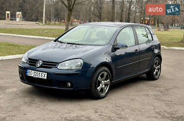 Хетчбек Volkswagen Golf 2004 в Рівному