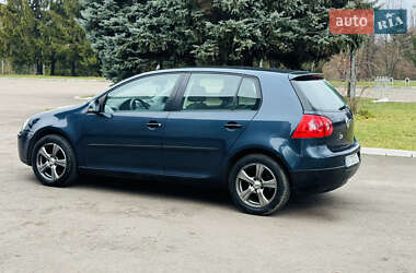 Хетчбек Volkswagen Golf 2004 в Рівному