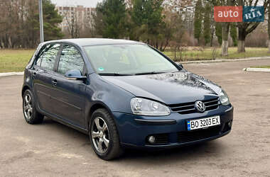 Хетчбек Volkswagen Golf 2004 в Рівному