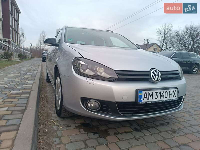Универсал Volkswagen Golf 2012 в Житомире