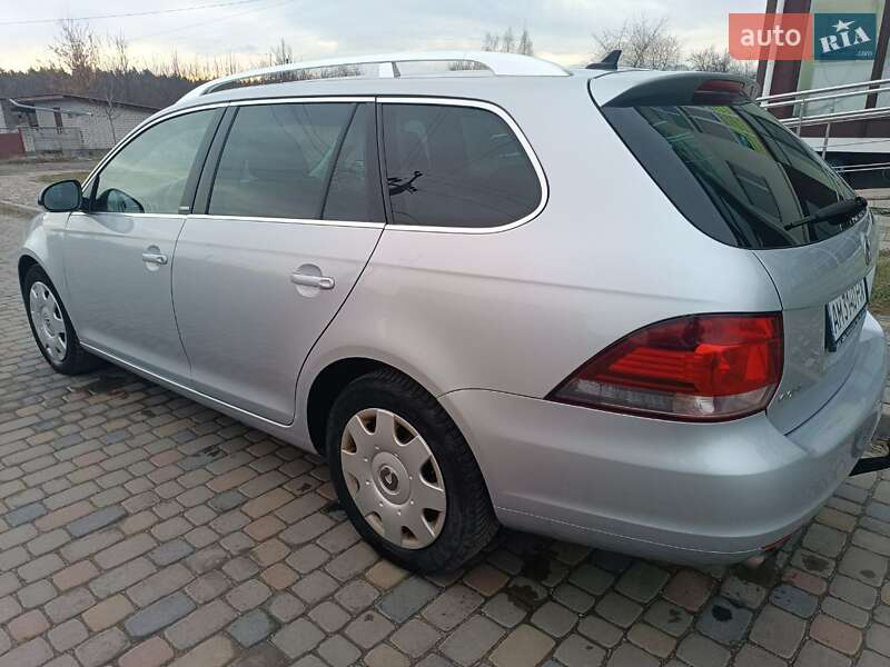 Универсал Volkswagen Golf 2012 в Житомире