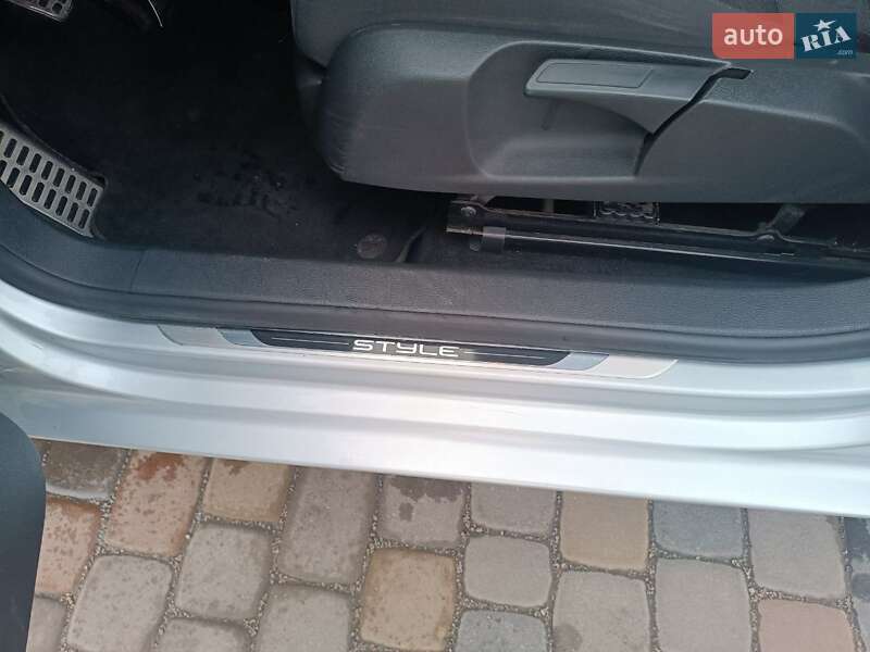 Универсал Volkswagen Golf 2012 в Житомире