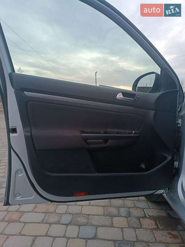 Универсал Volkswagen Golf 2012 в Житомире