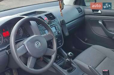 Хетчбек Volkswagen Golf 2005 в Городенці